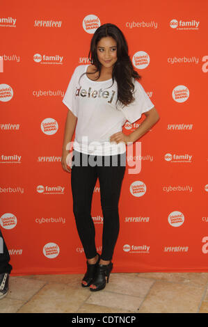 14 juillet 2011 - Los Angeles, Californie, États-Unis - Shay Mitchell assistant à l'ABC Family et MAGAZINEÃƒâ 17€¢S.''RALLY POUR SUPPRIMER LE THÉÂTRE NUMÉRIQUE'' tenue à l'Americana At Brand à Glendale, Californie le 7/14/11. Crédit Image : 2011(Â© D. Long/Globe Photos/ZUMAPRESS.com) Banque D'Images