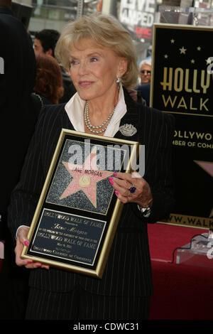 Le 6 mai 2011 - Hollywood, Californie, États-Unis - J15408CHW .Singer Jane Morgan honoré avec étoile sur le Hollywood Walk of Fame. .Hollywood Walk of Fame, Hollywood, CA.05/06/2011 .JANE MORGAN . Crédit Image : 2011(Â© Clinton Wallace/Globe Photos/ZUMAPRESS.com) Banque D'Images