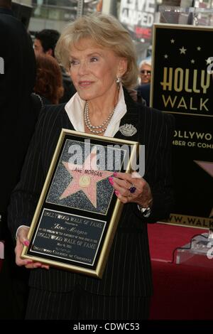 Le 6 mai 2011 - Hollywood, Californie, États-Unis - J15408CHW .Singer Jane Morgan honoré avec étoile sur le Hollywood Walk of Fame. .Hollywood Walk of Fame, Hollywood, CA.05/06/2011 .JANE MORGAN . Crédit Image : 2011(Â© Clinton Wallace/Globe Photos/ZUMAPRESS.com) Banque D'Images