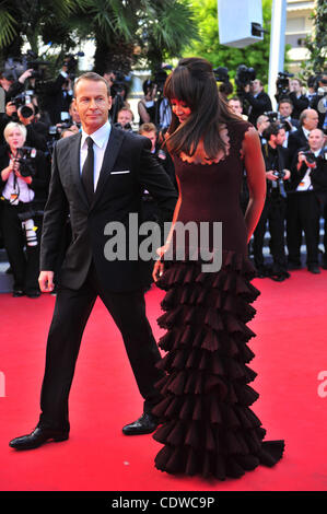 Mai 17,2011.Festival de Cannes 2011.Photo : american top model Naomi Campbell avec son partenaire Vladislav Doronin . Banque D'Images