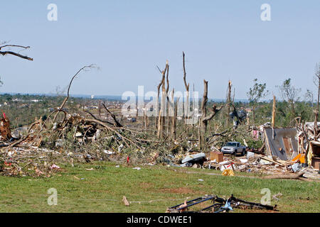 30 avril 2011 - Tuscaloosa, Al, États-Unis - une tornade dévastatrice est passé par Tuscaloosa, Al le 27 avril 2011. Des dommages-intérêts de la Holt communauté étaient à perte de vue. (Crédit Image : © Jason Clark/ZUMAPRESS.com) Southcreek/mondial Banque D'Images