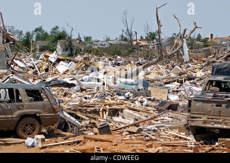 30 avril 2011 - Tuscaloosa, Al, États-Unis - une tornade dévastatrice est passé par Tuscaloosa, Al le 27 avril 2011. Peu a été laissée debout dans son chemin. (Crédit Image : © Jason Clark/ZUMAPRESS.com) Southcreek/mondial Banque D'Images