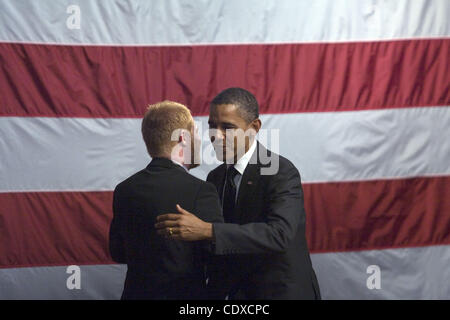 27 septembre 2011 - Los Angeles, Californie, États-Unis - Le président des États-Unis, Barack Obama, épouse de l'acteur JESSE TYLER FERGUSON ABC's 'Modern Family'' au cours d'une levée de fonds pour sa campagne de réélection à la House of Blues sur le Sunset Strip, à West Hollywood. (Crédit Image : © Chiu/ZUMAPRESS.com) Ringo Banque D'Images