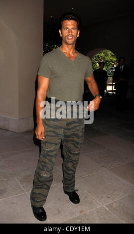 25 juillet 2011 - Hollywood, Californie, États-Unis - K12802LR.LORENZO LAMAS.Television Critics Press Tour.Pasadena, CA. Crédit Image : 1998(Â© Lisa Rose/Photos/ZUMAPRESS.com) Globe Banque D'Images