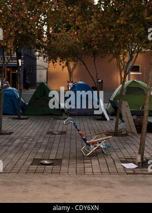 09 novembre 2011 - San Jose, Californie, États-Unis - le but de la manifestation est de commencer une occupation soutenue au centre-ville de San Jose, la 10ème plus grande ville des États-Unis, pour protester contre la cupidité perçue et l'inégalité sociale, y compris contre l'influence des entreprises dans la politique américaine, de l'infl Banque D'Images