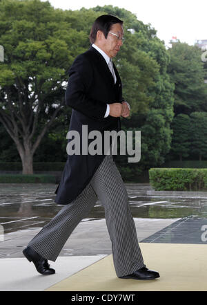 2 septembre 2011 - Tokyo, Japon - MICHIHIKO KANO ÃŠMinister,de l'Agriculture, de la foresterie et de la pêche arrive à l'Impérial Palace d'assister à une cérémonie pour recevoir l'acceptation de l'empereur Akihito pour le nouveau cabinet au Palais Impérial de Tokyo, Japon. Son cabinet est officiellement lancé. (Credi Banque D'Images