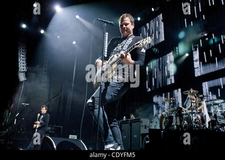 10/6/2011 - Chula Vista, CA USA - icônes pop-punk blink-182 réalisé dans leur ville natale de San Diego dans le cadre de la Tournée Honda Civic. Le guitariste/chanteur Tom DeLonge, chanteur/bassiste Mark Hoppus et le batteur Travis Barker reuinited à tour à l'appui de leur nouvel album 'quartiers'. (Ima Crédit Banque D'Images