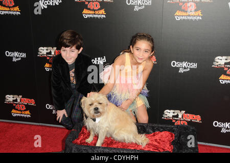 30 juillet 2011 - Los Angeles, Californie, États-Unis - Rowan Blanchard, Mason Cook assistant à la première de Los Angeles ''Spy Kids tout le temps dans le monde 4D'' qui a eu lieu au Regal Cinemas à Los Angeles, Californie Le 31/07/11. Crédit Image : 2011(Â© D. Long/Globe Photos/ZUMAPRESS.com) Banque D'Images