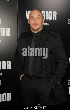 Le 6 septembre 2011 - Los Angeles, Californie, États-Unis - Tom Hardy assister à la première mondiale de ''Warrior'' tenue à l'Arclight Theatre à Hollywood, Californie le 9/6/11. Crédit Image : 2011(Â© D. Long/Globe Photos/ZUMAPRESS.com) Banque D'Images