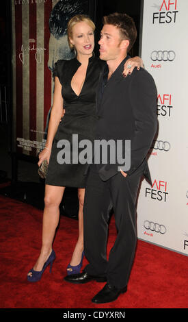 Le 3 novembre 2011 - Los Angeles, Californie, États-Unis - Alison Eastwood, Scott Eastwood assistant à l'AFI Fest 2011 Gala de la soirée d'ouverture première mondiale de ''J. Edgar'' tenue à l'Grauman's Chinese Theatre à Hollywood, Californie le 11/3/11. Crédit Image : 2011(© D. Long/Globe Photos/ZUMAPRESS.com) Banque D'Images