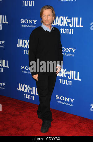 6 novembre 2011 - Los Angeles, Californie, États-Unis - David Spade assister à la première mondiale de ''Jack & Jill'' qui a eu lieu au Regency Village Theatre à Westwood, Californie le 11/06/11. Crédit Image : 2011(© D. Long/Globe Photos/ZUMAPRESS.com) Banque D'Images