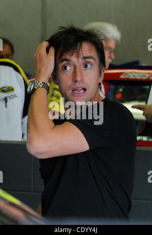 6 novembre 2011 - Fort Worth, Texas, USA - 6 novembre 2011. Fort Worth, Texas, USA. BBC Top Gear hôte Richard Hammond dans la série NASCAR Sprint Cup devant le garage à 500 AAA Texas Texas Motor Speedway à Fort Worth, Texas. (Crédit Image : © Ralph Lauer/ZUMAPRESS.com) Banque D'Images