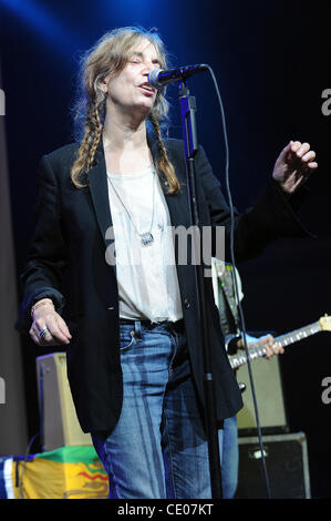10 septembre 2011 - Columbia, Maryland, USA - Chanteur PATTI SMITH il se produit dans le cadre de la Virgin Mobile 2011 Festival gratuit qui a eu lieu à la Merriweather Post Pavilion. Copyright 2011 Jason Moore. (Crédit Image : © Jason Moore/ZUMAPRESS.com) Banque D'Images