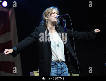 10 septembre 2011 - Columbia, Maryland, USA - Chanteur PATTI SMITH il se produit dans le cadre de la Virgin Mobile 2011 Festival gratuit qui a eu lieu à la Merriweather Post Pavilion. Copyright 2011 Jason Moore. (Crédit Image : © Jason Moore/ZUMAPRESS.com) Banque D'Images