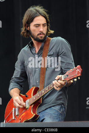 Le 18 septembre, 2011 - Austin, Texas, USA - Musicien RYAN BINGHAM se produit sur scène dans le cadre de la 10e édition de Austin City Limits Music Festival, qui se déroule à Zilker Park situé à Austin. Les trois jours du festival permettra d'attirer plus de 70 000 fans pour voir une variété d'artiste sur huit étapes différentes. Banque D'Images