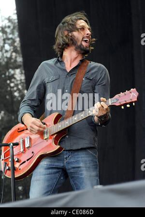 Le 18 septembre, 2011 - Austin, Texas, USA - Musicien RYAN BINGHAM se produit sur scène dans le cadre de la 10e édition de Austin City Limits Music Festival, qui se déroule à Zilker Park situé à Austin. Les trois jours du festival permettra d'attirer plus de 70 000 fans pour voir une variété d'artiste sur huit étapes différentes. Banque D'Images