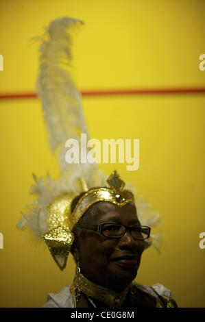 27 septembre 2011 - Liverpool, England, UK - MARGARET Matthieu porte des vêtements de fête, à l'avance du carnaval international de Luton, au cours de la conférence du parti travailliste à l'ACC Liverpool. (Crédit Image : © Mark Makela/ZUMAPRESS.com) Banque D'Images