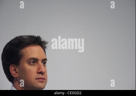 28 septembre 2011 - Liverpool, England, UK - leader travailliste Ed Miliband réagit à des discours lors de la conférence du parti travailliste à l'ACC Liverpool. (Crédit Image : © Mark Makela/ZUMAPRESS.com) Banque D'Images