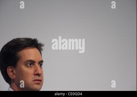 28 septembre 2011 - Liverpool, England, UK - leader travailliste Ed Miliband réagit à des discours lors de la conférence du parti travailliste à l'ACC Liverpool. (Crédit Image : © Mark Makela/ZUMAPRESS.com) Banque D'Images