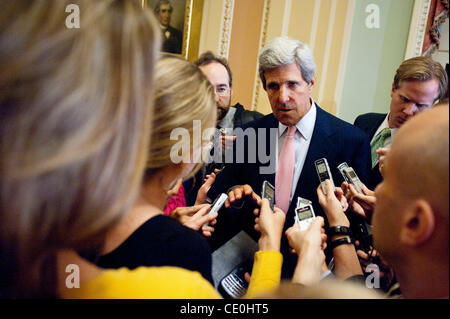 13 septembre 2011 - Washington, District of Columbia, États-Unis - Le sénateur John Kerry (D-MA) a déclaré aujourd'hui qu'il va prendre une pause, de la collecte jusqu'à son travail sur le déficit comité est terminé à la fin de novembre. (Crédit Image : ©/ZUMAPRESS.com) Marovich Pete Banque D'Images