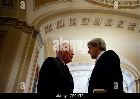 13 septembre 2011 - Washington, District of Columbia, États-Unis - Le sénateur John Kerry (D-MA) a déclaré aujourd'hui qu'il va prendre une pause, de la collecte jusqu'à son travail sur le déficit comité est terminé à la fin de novembre. (Crédit Image : ©/ZUMAPRESS.com) Marovich Pete Banque D'Images