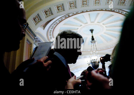 13 septembre 2011 - Washington, District of Columbia, États-Unis - Le sénateur John Kerry (D-MA) a déclaré aujourd'hui qu'il va prendre une pause, de la collecte jusqu'à son travail sur le déficit comité est terminé à la fin de novembre. (Crédit Image : ©/ZUMAPRESS.com) Marovich Pete Banque D'Images