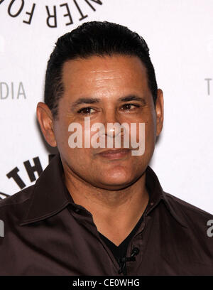 10 août 2011 - Los Angeles, Californie, États-Unis - RAYMOND CRUZ arrive pour un soir avec 'Plus' au Paley Center for Media. (Crédit Image : © Lisa O'Connor/ZUMAPRESS.com) Banque D'Images