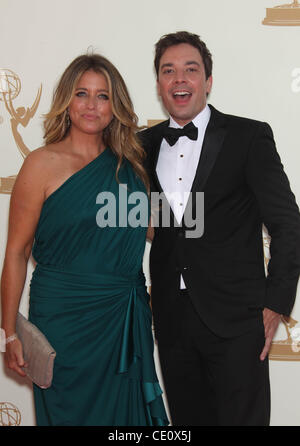 Septembre 18, 2011 - Los Angeles, Californie, États-Unis - Producteur NANCY JUVONEN et l'acteur Jimmy Fallon à la 63e Prime Time Emmy Awards qui a eu lieu lors de la Nokia Theatre de Los Angeles. (Crédit Image : &# 169 ; Lisa O'Connor/ZUMAPRESS.com) Banque D'Images