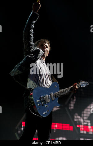 13 août 2011 - San Francisco, Californie, États-Unis - Matthew Bellamy effectue avec Muse à l'extérieur du festival des terres dans le parc du Golden Gate à San Francisco, CA. (Crédit Image : © Matt Cohen/ZUMAPRESS.com) Southcreek/mondial Banque D'Images