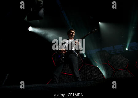 13 août 2011 - San Francisco, Californie, États-Unis - Matthew Bellamy effectue avec Muse à l'extérieur dans le Golden Gate festival Terres Par. (crédit Image : © Matt Cohen/ZUMAPRESS.com) Southcreek/mondial Banque D'Images