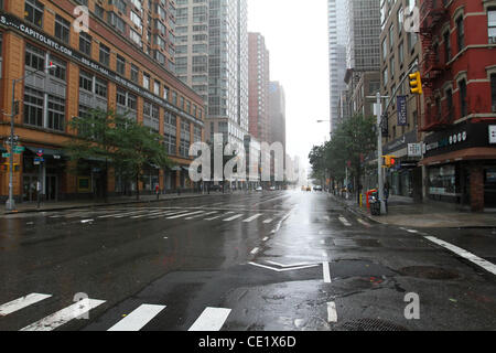 En grande partie déserte et libre circulation rues en plein centre de New York à 11h00 sur le moring après l'ouragan Irène le 28 août 2011. Crédit photo ; Rahav Segev Banque D'Images