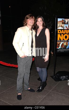 **Photos** * Fichier HANSON EST UN NOUVEAU PAPA pop star Zac Hanson est devenu un père pour une deuxième fois - sa femme a donné naissance à une petite fille. Les 25 ans de frère Hanson et sa femme Kate se félicite peu Junia Rose Ruth dans sa famille le mercredi (15Dec10), d'un poids de huit livres et se Banque D'Images