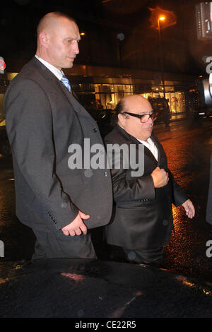 Danny DeVito extérieur restaurant Borchardt. Berlin, Allemagne - 05.02.2011 Banque D'Images