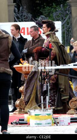 Orlando Bloom en costume comme 'Duke' de Buckingham sur l'ensemble de 'Les Trois Mousquetaires' à Residenz Würzburg. Würzburg, Allemagne - 30.01.2004 Banque D'Images