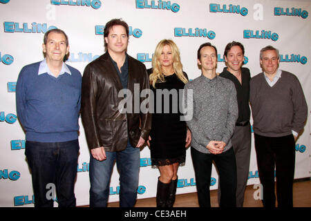 Richard Easton, Brendan Fraser, Jennifer Coolidge, Denis O'Hare et Jeremy Marie-noëlle Lamy Une séance de photos pour les nouvelle production de Broadway de "vendre" la ville de New York, USA - 19.10.10 Banque D'Images