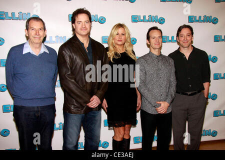 Richard Easton, Brendan Fraser, Jennifer Coolidge, Denis O'Hare et Jeremy Marie-noëlle Lamy Une séance de photos pour les nouvelle production de Broadway de "vendre" la ville de New York, USA - 19.10.10 Banque D'Images