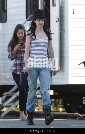 Krysten Ritter de tournage sur le plateau de son nouveau film ' BFF & Baby'. Los Angeles, Californie - 09.11.10 Banque D'Images