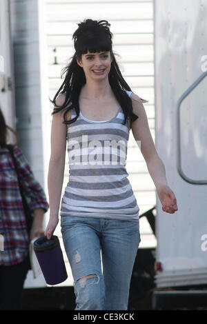 Krysten Ritter de tournage sur le plateau de son nouveau film ' BFF & Baby'. Los Angeles, Californie - 09.11.10 Banque D'Images