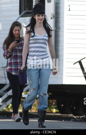 Krysten Ritter de tournage sur le plateau de son nouveau film ' BFF & Baby'. Los Angeles, Californie - 09.11.10 Banque D'Images