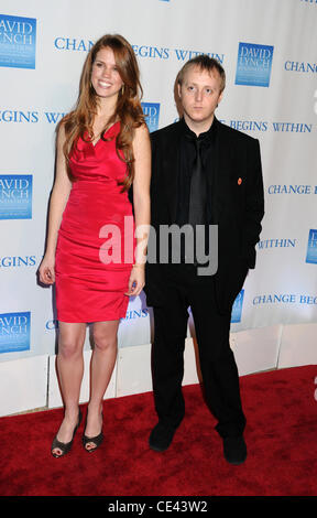 James McCartney et guest 2e changement commence au sein de la célébration des avantages présentés par la Fondation David Lynch au Metropolitan Museum of Art New York, USA - 13.12.10 Banque D'Images