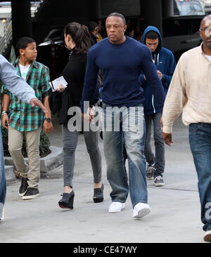 Dr. Dre Célébrités arrivent pour le vs LA Lakers Miami Heat match de basket-ball au Staples Center. Los Angeles, Californie - 25.12.10 Banque D'Images