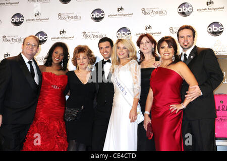 Marc Cherry, Debbye Turner Joy Behar, Bell, Tony Dovolani, Teresa Scanlan, Marilu Henner, Taryn Rose, Mark Wills Miss America 2011 Conférence de presse au Planet Hollywood Resort and Casino Las Vegas, Nevada - 15.01.11 Banque D'Images