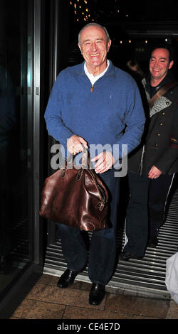 Len Goodman arrive à Liverpool en avant de la Strictly Come Dancing tour à Liverpool Echo Arena Liverpool, Angleterre - 12.07.11 Banque D'Images