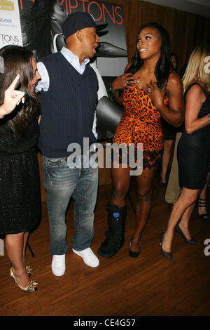 Samantha Marcus Yankees, Russell Simmons, Serena Williams Serena Williams célèbre sa couverture du magazine Hamptons avec une partie à Pranna Arrivées - New York City, USA - 25.08.10 Banque D'Images