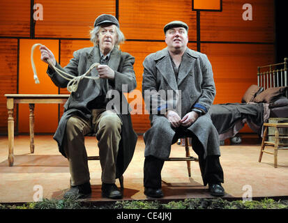 Patt et Tom Hickey courte répéter leurs rôles comme les garçons Josey et Mick dans la pièce 'Boss Grady's Boys' au Gaiety Theatre de Dublin, Irlande - 31.08.10. Banque D'Images