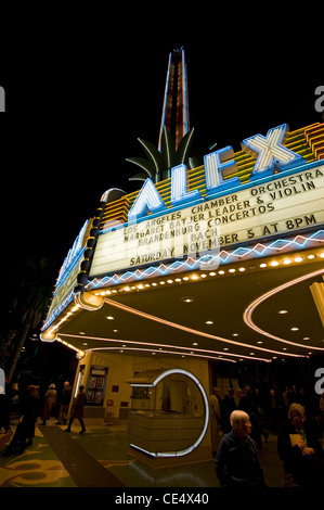 L'Alex Theatre, sur 216 Marque Nord Boulevard, Glendale, près de Los Angeles en Californie, USA (la nuit) Banque D'Images