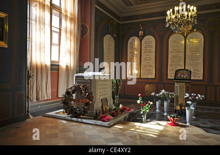 La Russie, Saint-Pétersbourg, flèche de St Forteresse Pierre et Paul, la cathédrale St Pierre et Paul Cathédrale Orthodoxe Russe Tsar Nicholas famille tombe Banque D'Images