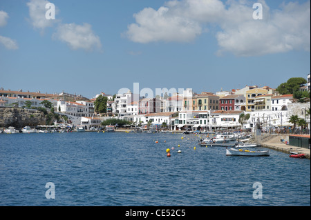 Es Castell dans port de Mahon Menorca Espagne Mao l'un des plus grands ports naturels dans le monde Banque D'Images