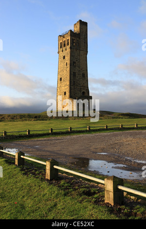 Le Jubilé d'une tour sur la colline du château, un célèbre monument construit pour le Jubilé de la reine Victoria, à Huddersfield, Yorkshire de l'Ouest Banque D'Images