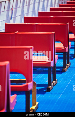 Un abstract pattern photo de sièges vides sur un ferry. Banque D'Images